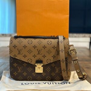Louis Vuitton Monogram Reverse Pochette Métis